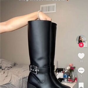 Black Women's Knee-High Boots